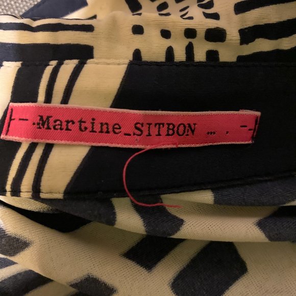 Dark blue and white marble print button down blouse. - Picture 4 of 4